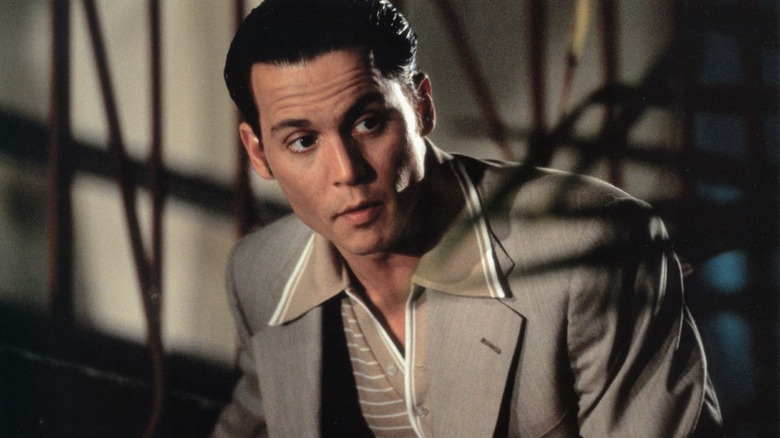 Joe Pistone operates undercover in "Donnie Brasco" (1997)