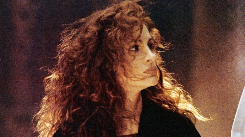 Rachel's hair blows in the wind in "Flatliners" (1990)