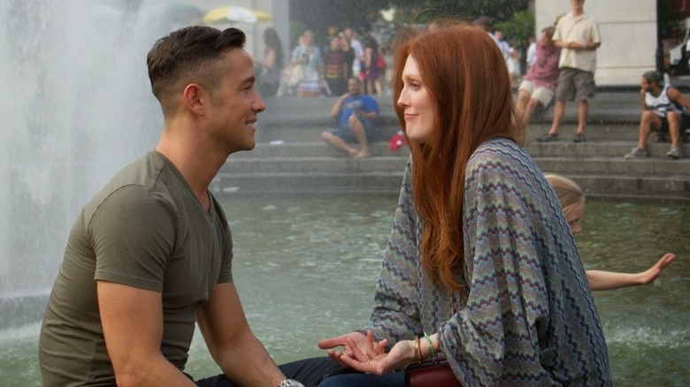 Joseph Gordon-Levitt and Julianne Moore in park