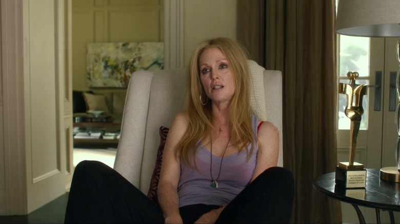 Julianne Moore slouching 