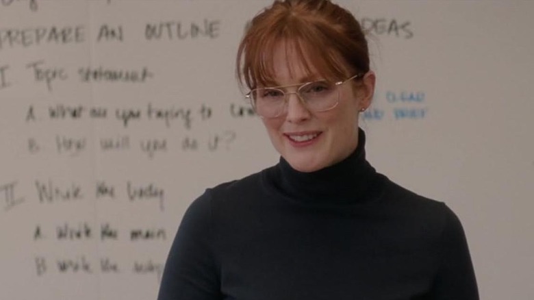 Julianne Moore in glasses