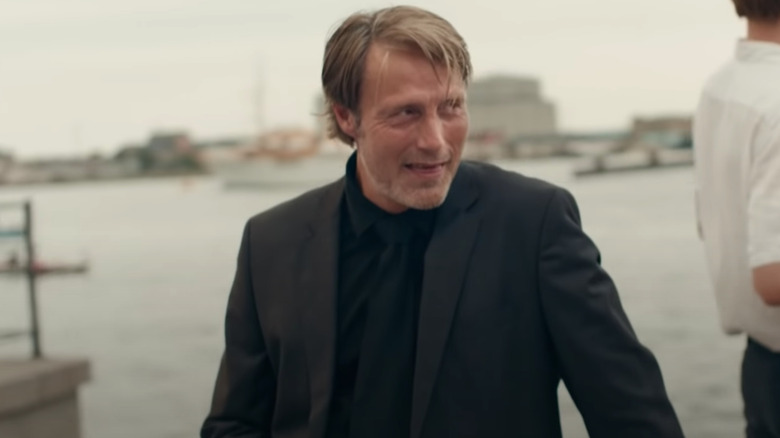 Mads Mikkelsen dancing