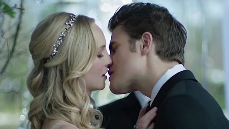 Caroline and Stefan kiss