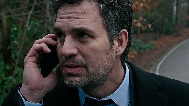 mark ruffalo talks on phone