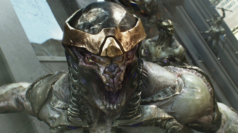 Chitauris attacking a building