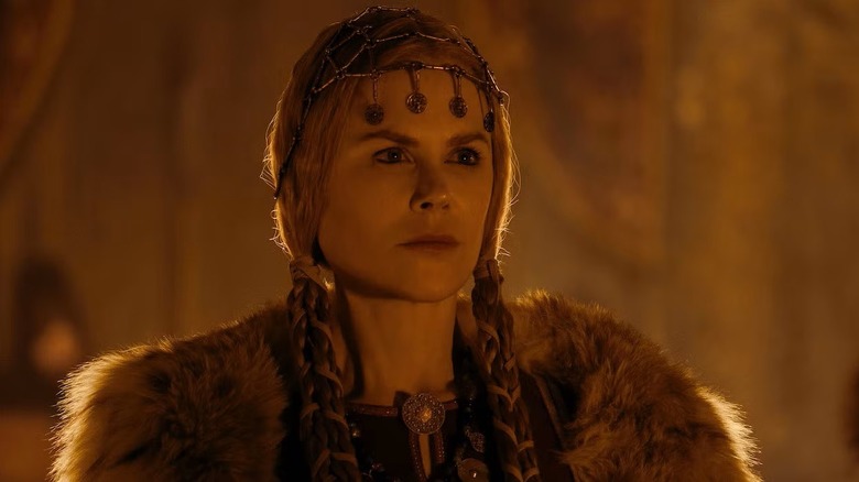 Queen Gudrún wears animal fur in "The Northman" (2022)