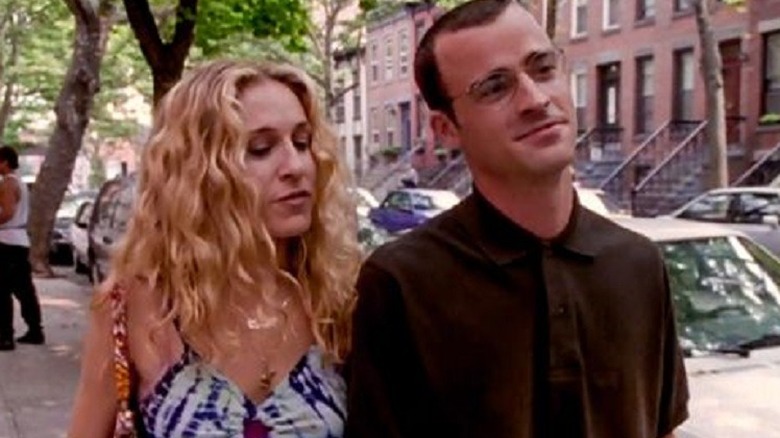 Carrie Bradshaw and Vaughn Wysel on street