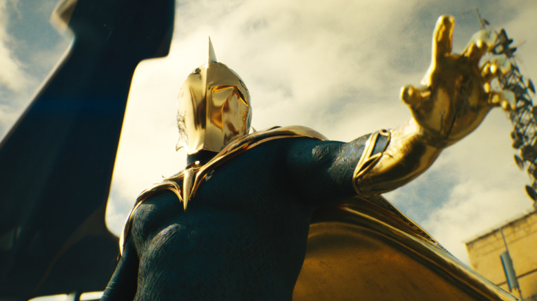 Doctor Fate holding his hand out