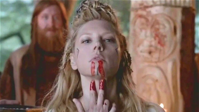 Lagertha leads a sacrifice