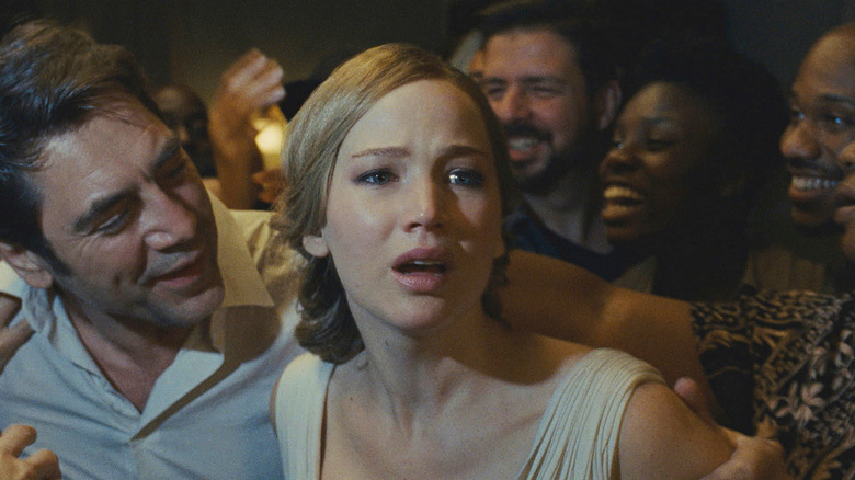 Jennifer Lawrence getting swarmed by people