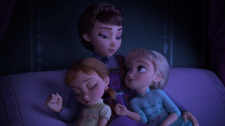 Anna and Elsa's mom singing them to sleep