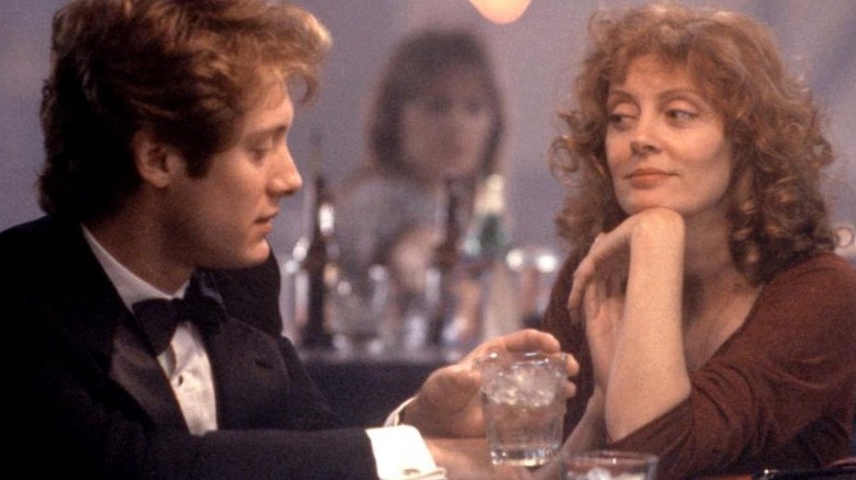 Nora and Max share a drink in "White Palace" (1990)