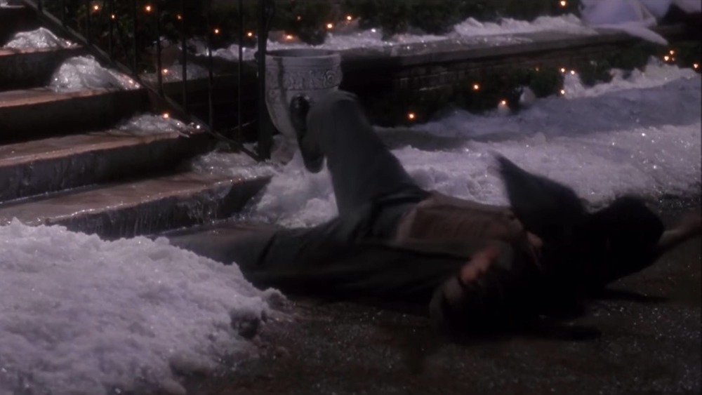 Harry slips on ice in Home Alone