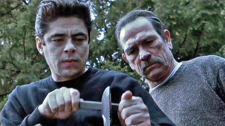 Tommy Lee Jones and Benicio Del Toro