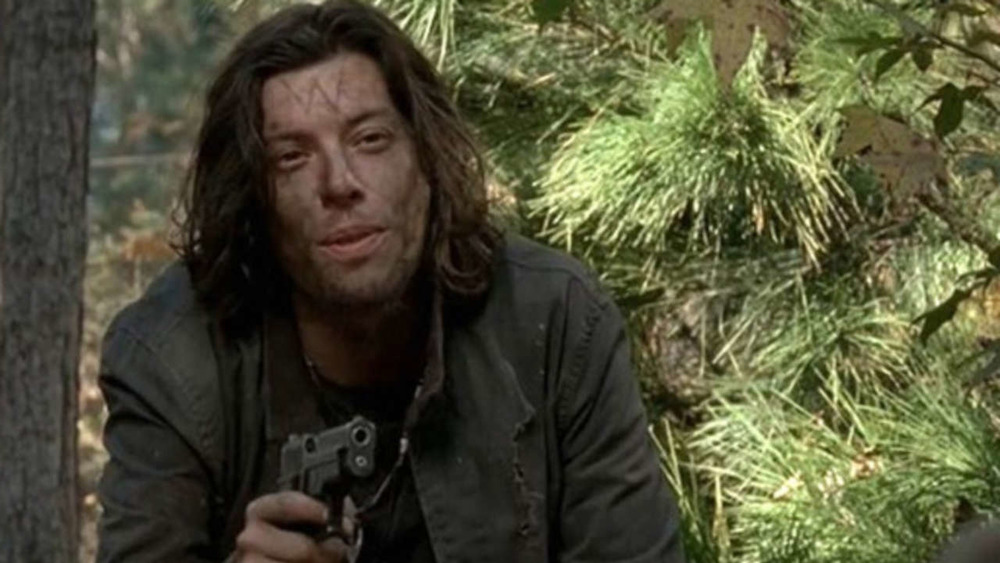  Benedict Samuel as Owen, leader of the Wolves, on The Walking Dead