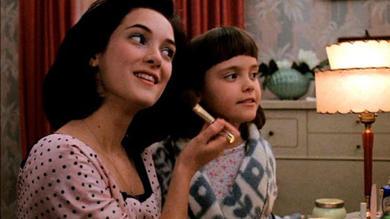 Winona Ryder and Christina Ricci put on makeup