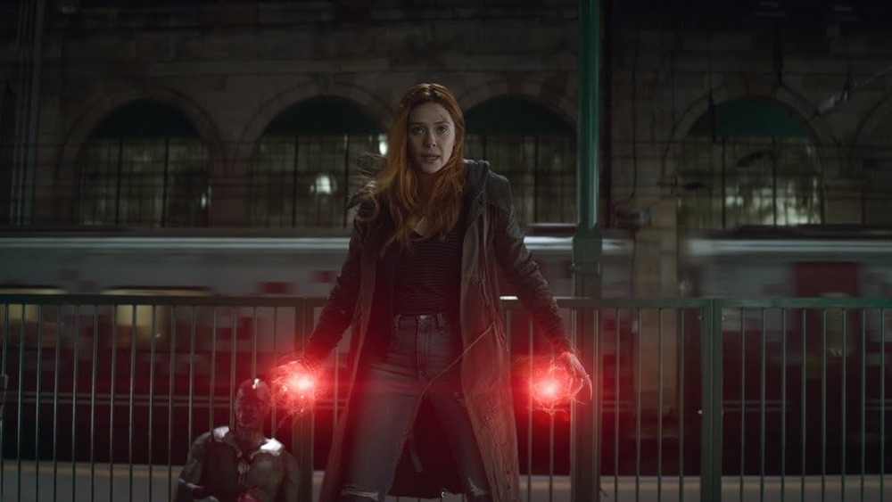 Scarlet Witch fighting