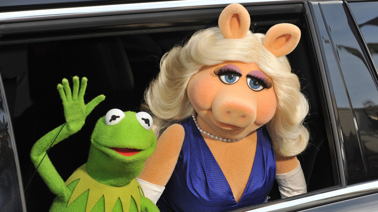 Kermit The Frog Miss Piggy exit limo