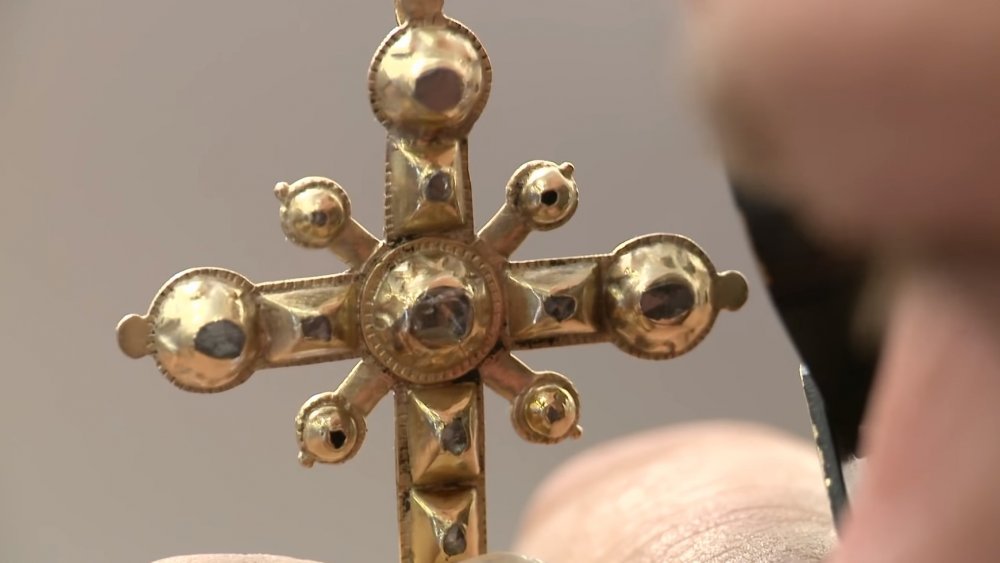 Baroque cross on Pawn Stars 