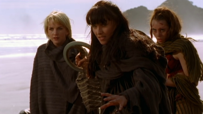 Xena holding chakram