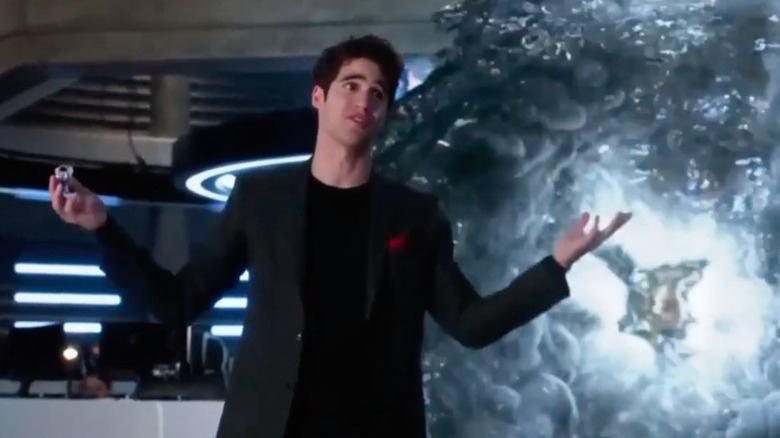 Darren Criss prepares to jump through a portal on Supergirl