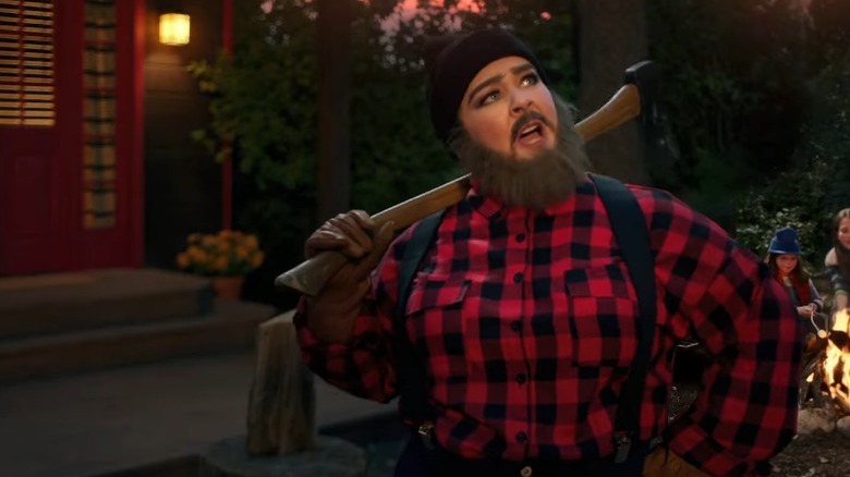 Melissa McCarthy dressed as a lumberjack