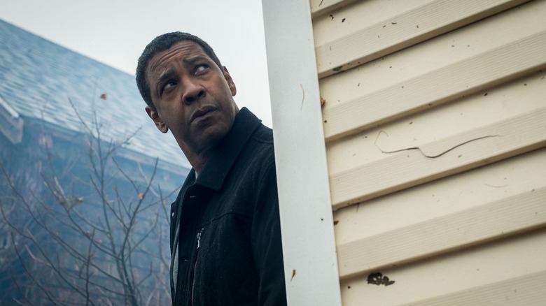 Denzel Washington peers around