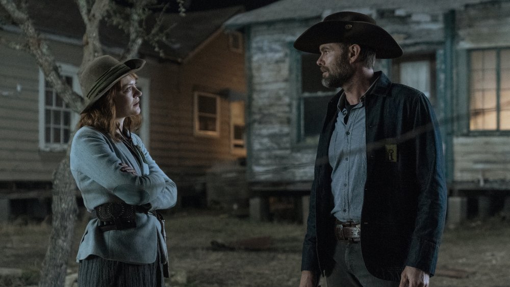 Colby Minifie and Garret Dillahunt in Fear the Walking Dead