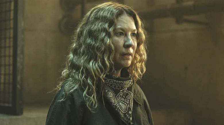 Fear The Walking Dead's Underground Water Scene Tested Jenna Elfman's ...