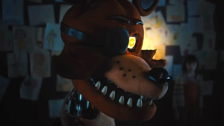 Foxy's eye glowing 