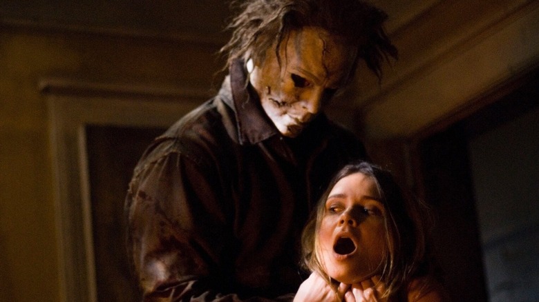 Michael Myers grabs Laurie