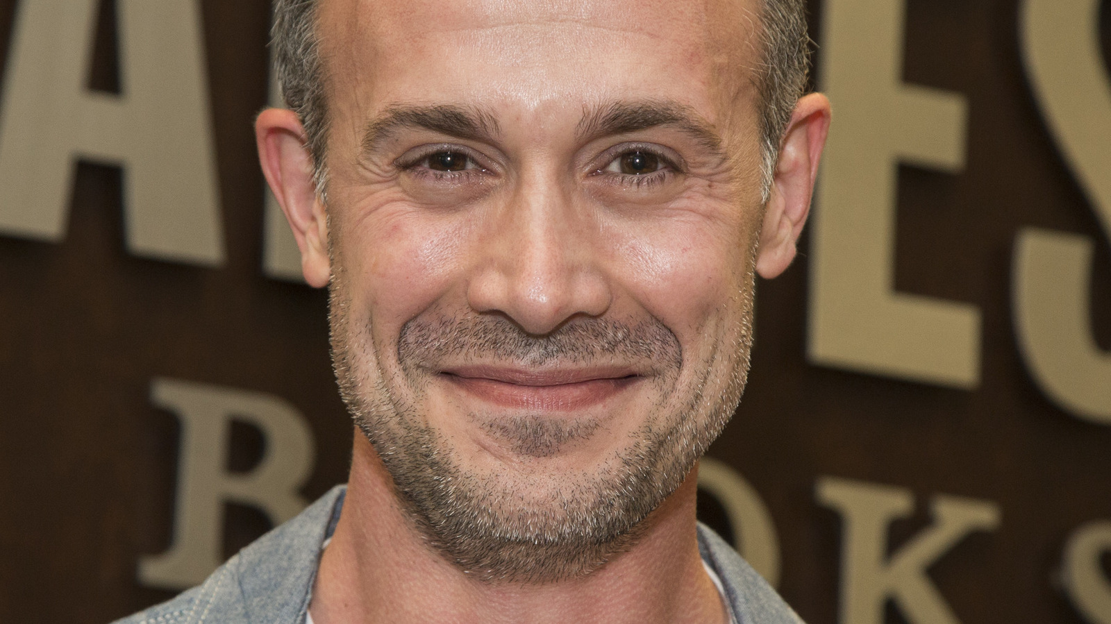 Freddie Prinze Jr. Defends Wife Sarah Michelle Gellar Over Buffy The  Vampire Slayer Drama