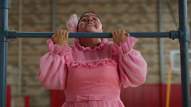 Gloria Salazar doing a pull-up