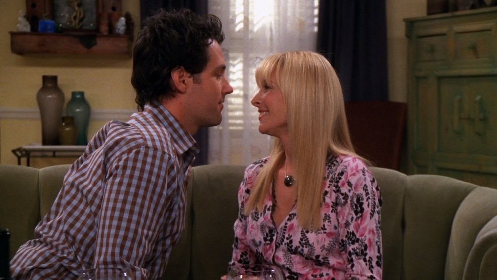 Lisa Kudrow and Paul Rudd in Friends