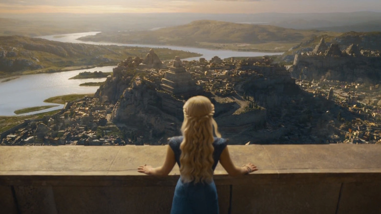 Daenerys looks out over Meereen