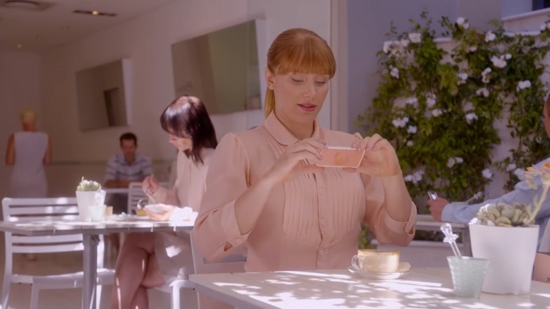 Bryce Dallas Howard with phone