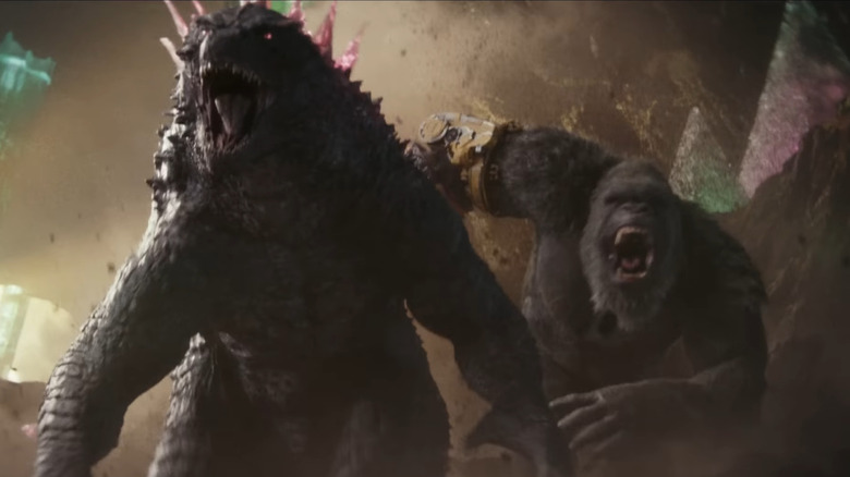 Godzilla X Kong Toy Confirms What King Kong's Huge Glove Does In The ...