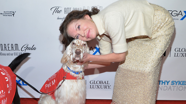 Lara Flynn Boyle with dog