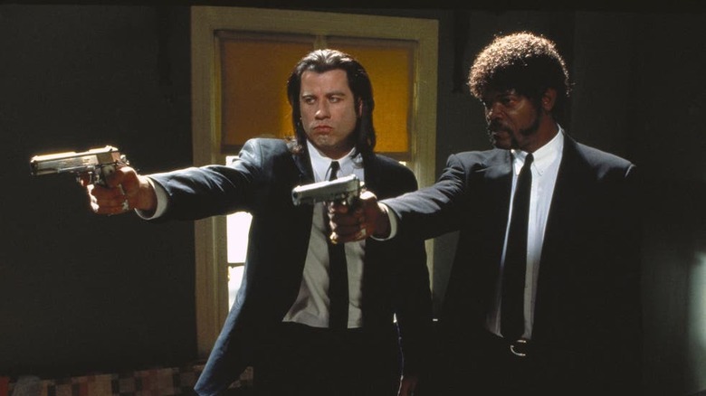 Vincent Vega Jules Winfield pointing guns