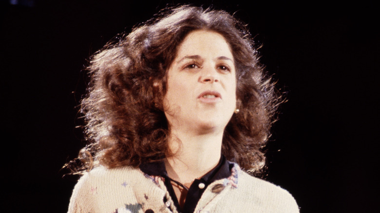 Gilda Radner reacts