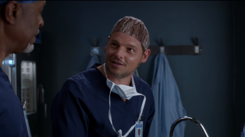 Alex Karev talking to Dr. Webber