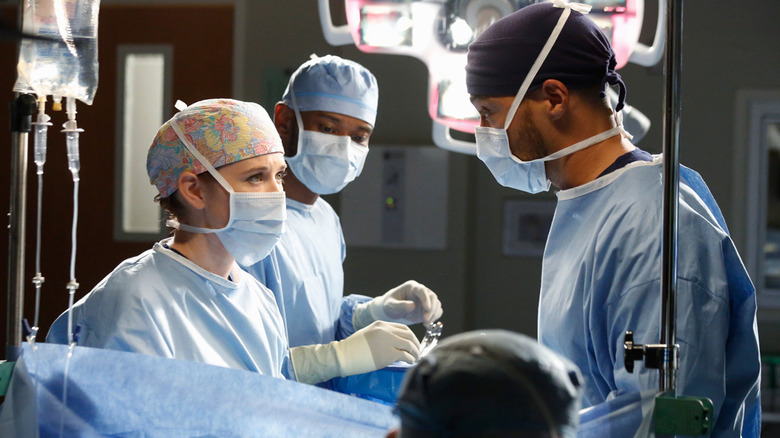 Surgeons working Grey's Anatomy