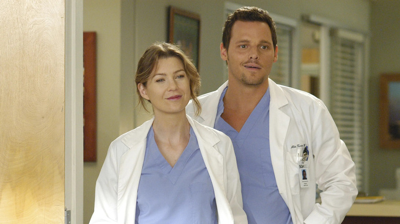 Karev and Meredith looking