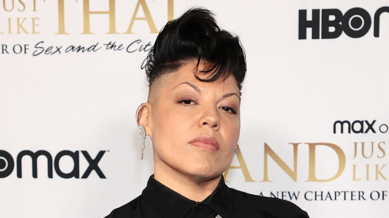 Sara Ramirez posing on red carpet