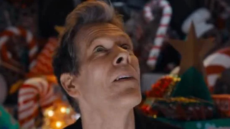 Kevin Bacon looking up