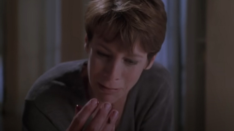 Laurie Strode looking at fingers