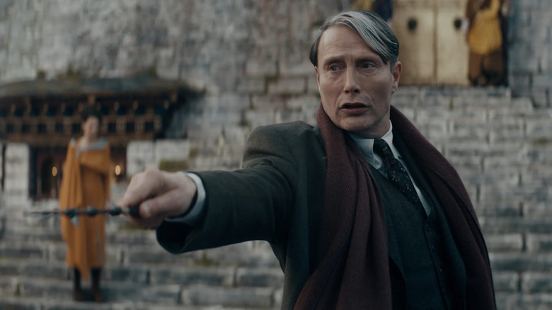 Grindelwald points the Elder Wand