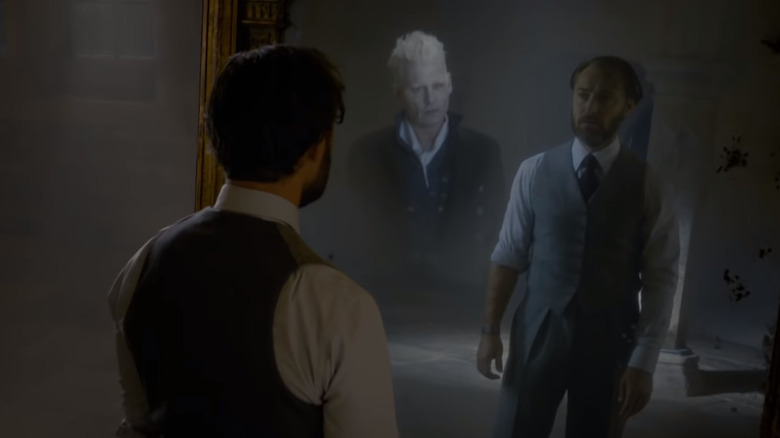 Dumbledore sees Grindelwald in mirror of Erised