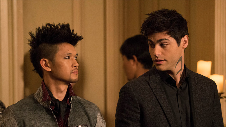 Magnus and Alec looking at each other