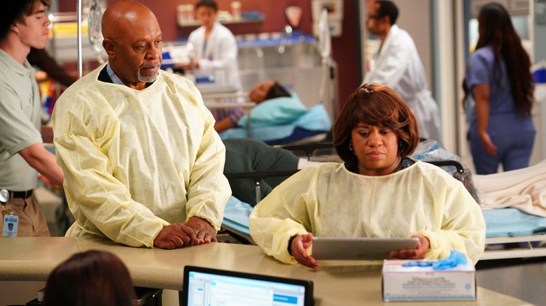 Webber and Miranda working in ER